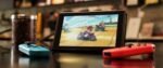 Consola Nintendo Switch con un par de mandos inalámbricos Joy-Con en rojo y azul - Imagen 2