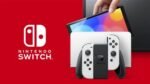 Nintendo Switch (modelo OLED) con base y mandos Joy-Con blancos. - Imagen 4